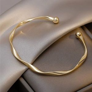 Fashion Twisted Cuff Bracelet Gold Tone